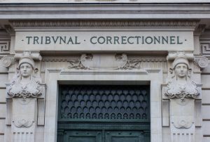 Déroulement d’un procès devant un tribunal correctionnel